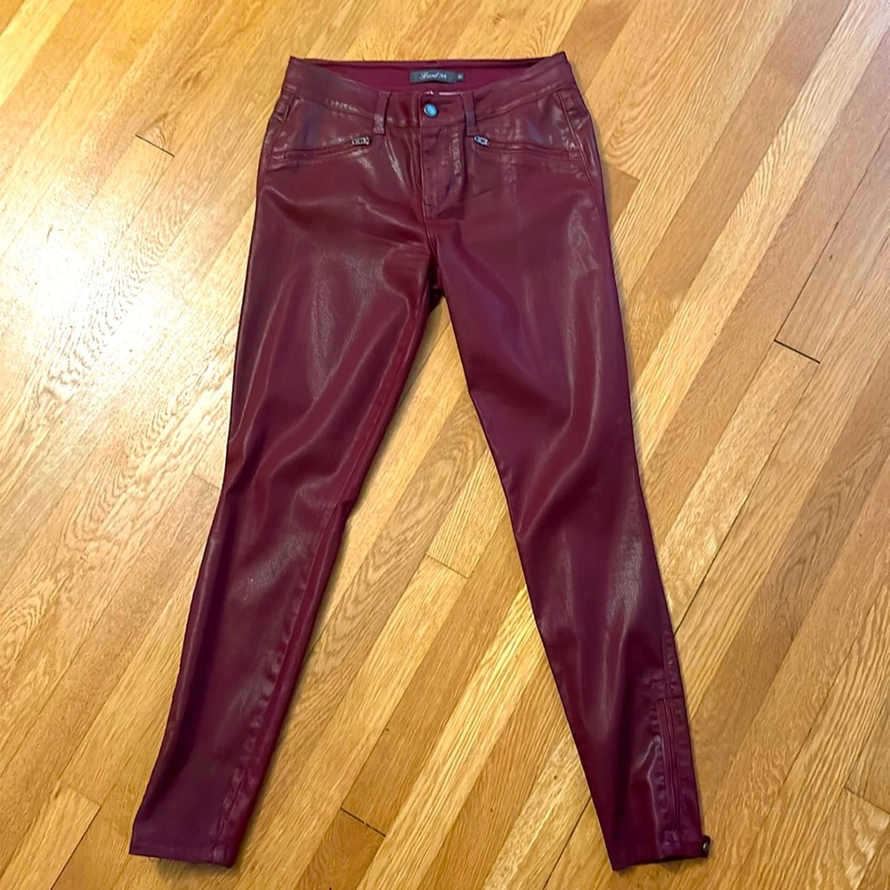 Coated skinny jeans